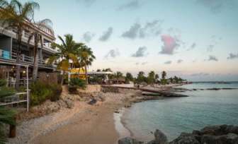 Een baai van Curaçao